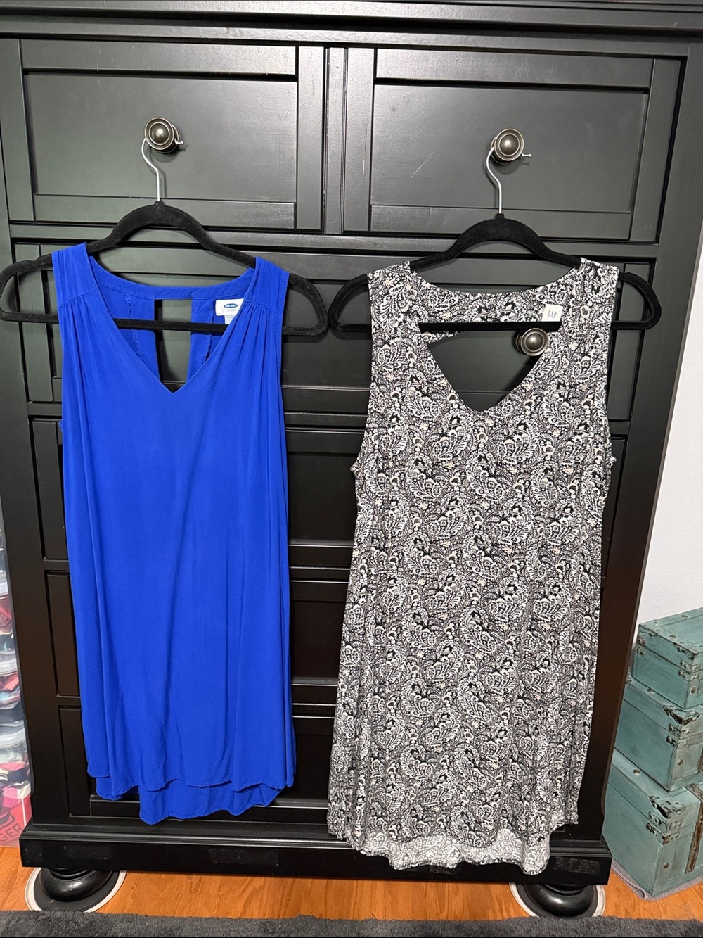 Lot of 2: Old Navy Sleeveless Royal Blue Shift & Gap Black White Paisley Tank